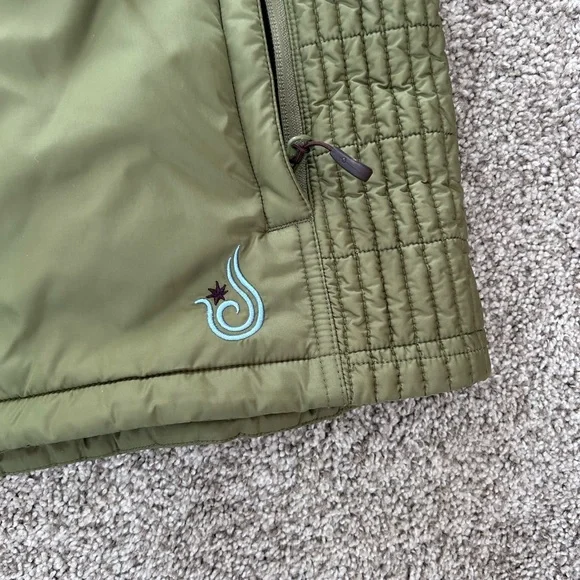 ISIS Wasabi Vest in Olive Green. Thermolite. pockets. Floral inside. Like new 12 - Picture 4 of 16